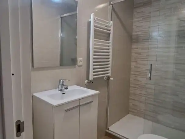 Flat for rent in Camino de Valladolid, 1, Casco Antiguo Bathroom of Flat for rent in Torrelodones with Air Conditioner, Heating and Parquet flooring