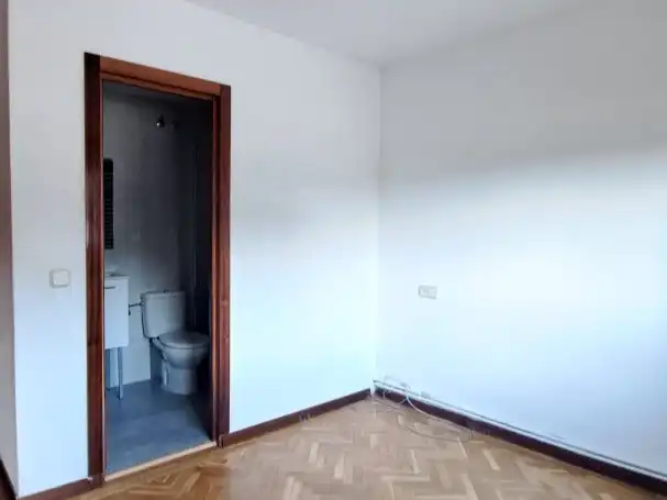 Flat for rent in Camino de Valladolid, 1, Casco Antiguo Bedroom of Flat for rent in Torrelodones with Air Conditioner, Heating and Parquet flooring