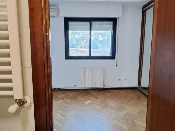 Flat for rent in Camino de Valladolid, 1, Casco Antiguo Bedroom of Flat for rent in Torrelodones with Air Conditioner, Heating and Parquet flooring