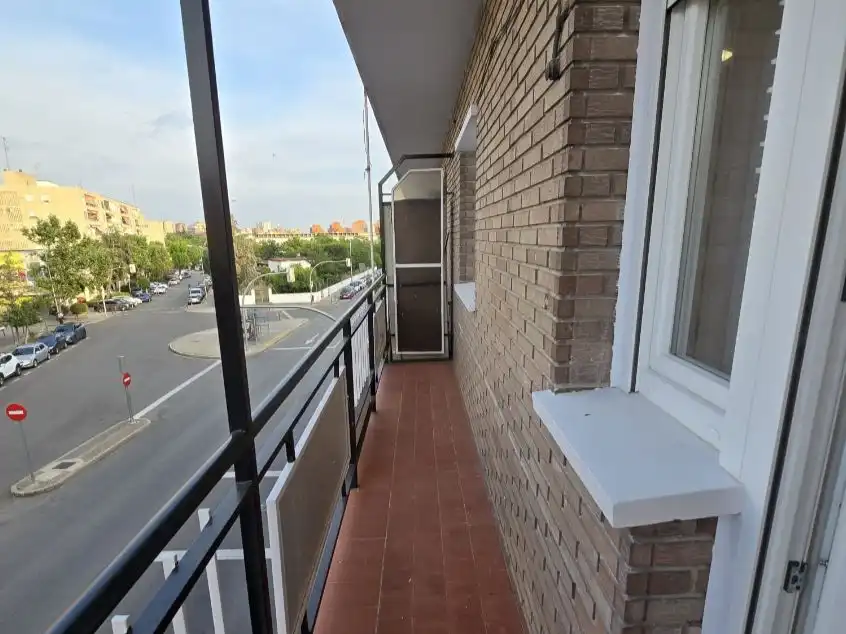 Pis de lloguer a Tres Olivos - Valverde Terrassa de Pis de lloguer en Madrid amb Aire condicionat, Calefacció i Terrassa