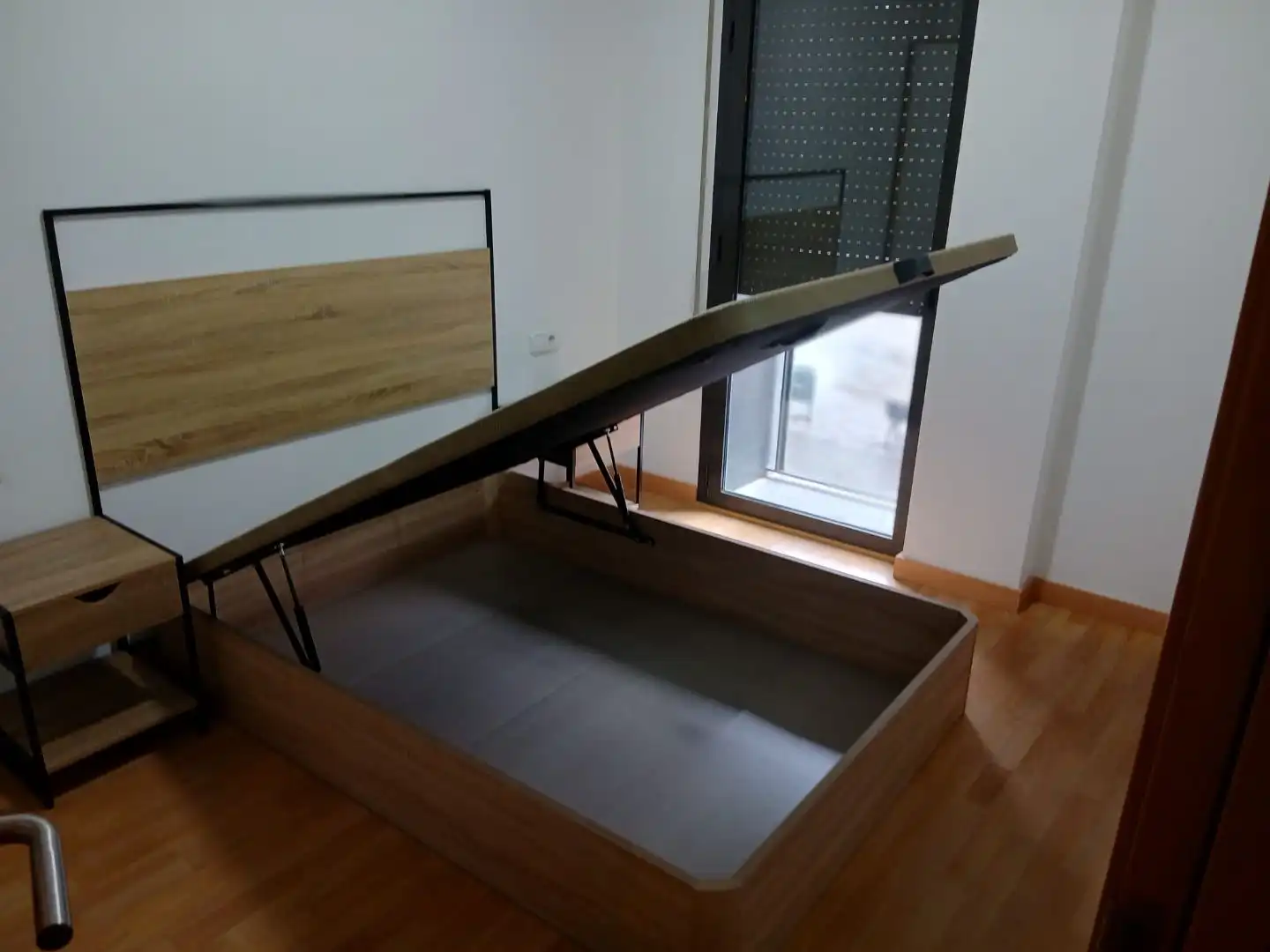 Piso de alquiler en Carrer de Mossèn Josep Moncau, 42, La Cogullada Habitación de Piso de alquiler en Terrassa con Calefacción, Parquet y Amueblado