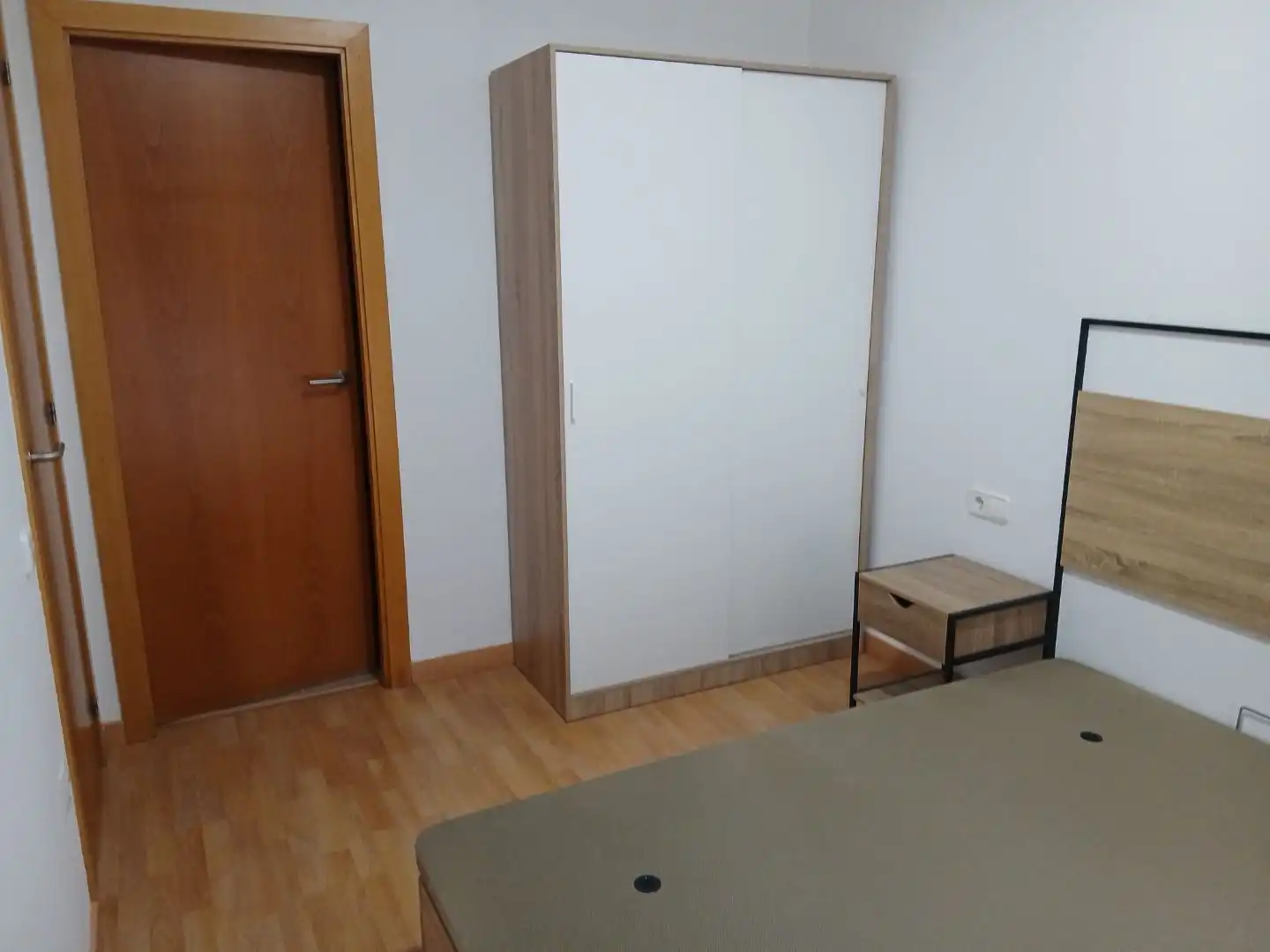 Piso de alquiler en Carrer de Mossèn Josep Moncau, 42, La Cogullada Habitación de Piso de alquiler en Terrassa con Calefacción, Parquet y Amueblado
