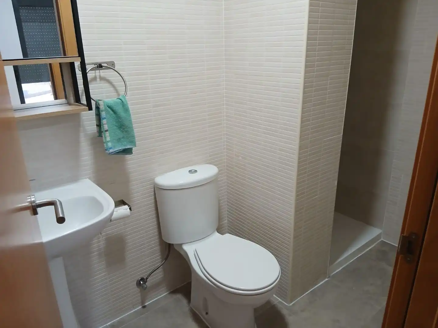 Piso de alquiler en Carrer de Mossèn Josep Moncau, 42, La Cogullada Baño de Piso de alquiler en Terrassa con Calefacción, Parquet y Amueblado