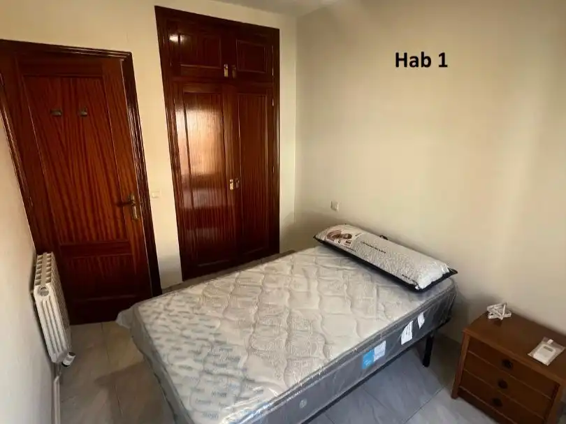 Duplexes for rent in Calle Sor Valentina Mirón, 49, Los Pinos - El Pilar Bedroom of Duplexes for rent in Plasencia with Air Conditioner, Heating and Terrace