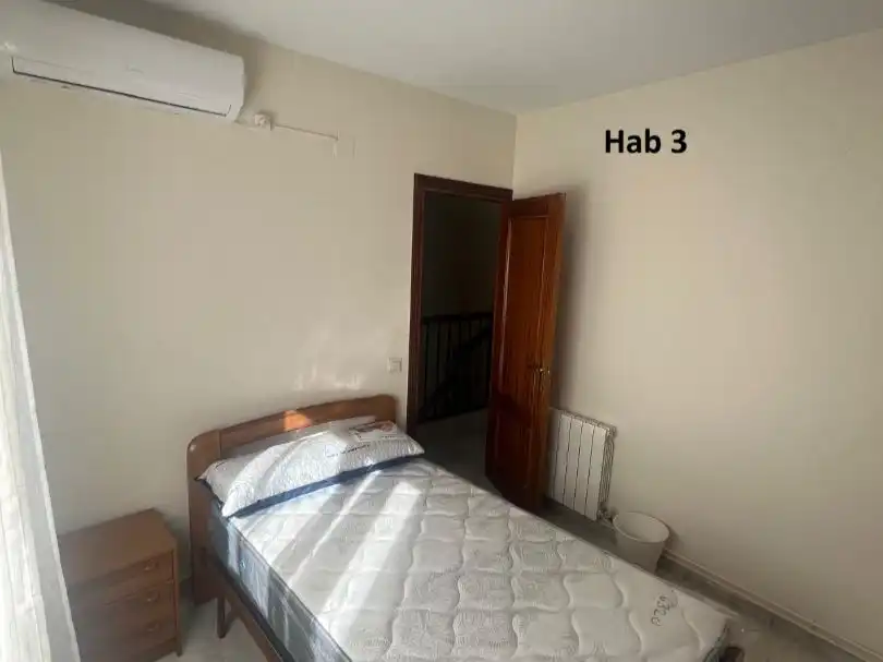 Duplexes for rent in Calle Sor Valentina Mirón, 49, Los Pinos - El Pilar Bedroom of Duplexes for rent in Plasencia with Air Conditioner, Heating and Terrace