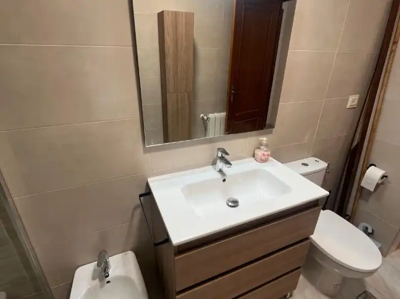 Duplexes for rent in Calle Sor Valentina Mirón, 49, Los Pinos - El Pilar Bathroom of Duplexes for rent in Plasencia with Air Conditioner, Heating and Terrace