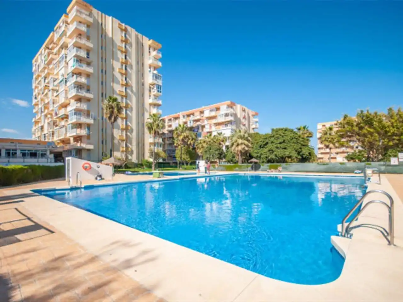 Flat for sale in Avenida Gamonal, 4, Parque de la Paloma Swimming pool of Flat for sale in Benalmádena with Air Conditioner, Terrace and Swimming Pool