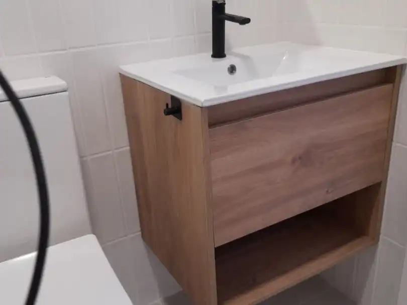 Wohnung zur Miete in Calle de Fuerteventura, 5, Polígono Industrial Norte Badezimmer von Wohnung zur Miete in San Sebastián de los Reyes mit Klimaanlage, Heizung und Terrasse