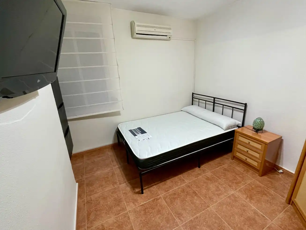 Piso de alquiler en Calle Puerto de los Alazores, 13, Juan XXIII - Rochelambert Habitación de Piso de alquiler en Sevilla con Aire acondicionado y Amueblado