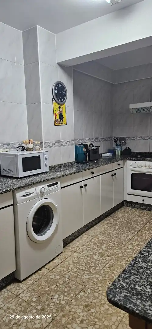 Flat for rent in Rúa de San Pedro de Mezonzo, 41, Santiago de Compostela Flat for rent in Rúa de San Pedro de Mezonzo, 41, Santiago de Compostela