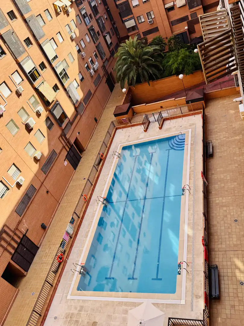 Pis de lloguer a Calle Selma Lagerloff, 18, Los Rosales Piscina de Pis de lloguer en Madrid amb Aire condicionat, Calefacció i Jardí privat