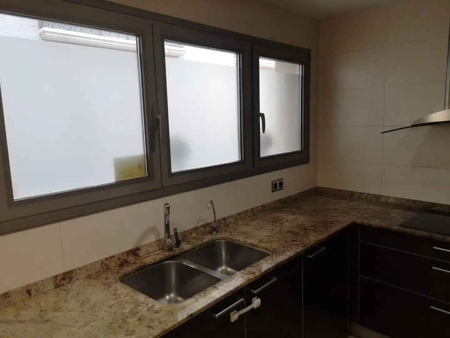 Einfamilien-Reihenhaus zur Miete in Carrer Francesc Guitart, 13, Cervelló Küche von Einfamilien-Reihenhaus zur Miete in Cervelló mit Heizung, Parkett und Terrasse
