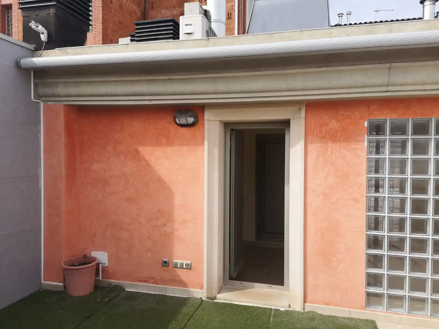 Einfamilien-Reihenhaus zur Miete in Carrer Francesc Guitart, 13, Cervelló Außenansicht von Einfamilien-Reihenhaus zur Miete in Cervelló mit Heizung, Parkett und Terrasse