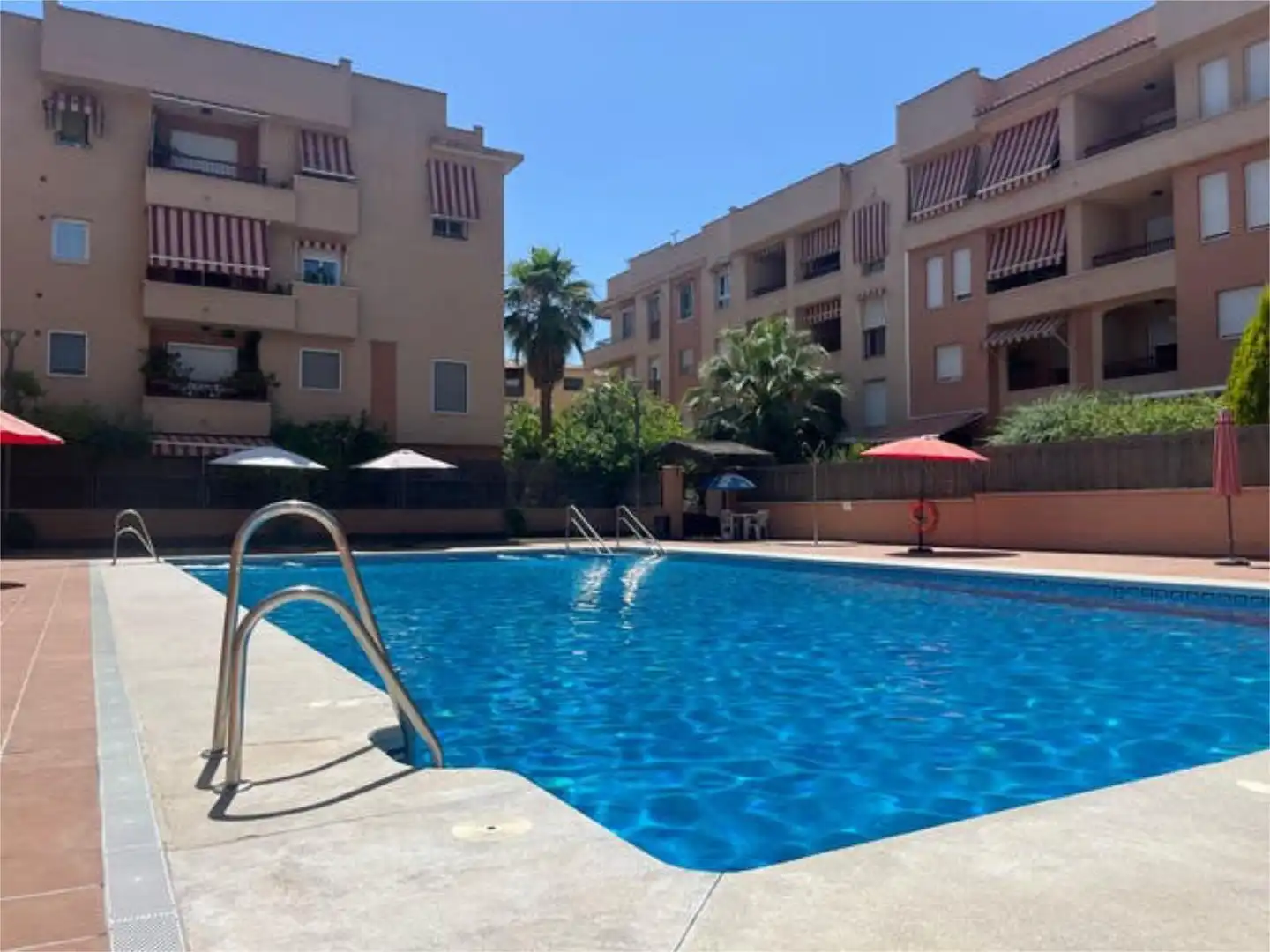 Wohnung zur Miete in Cerrillo de Maracena - Periodistas Schwimmbecken von Wohnung zur Miete in Granada mit Heizung, Privatgarten und Terrasse