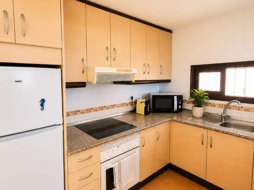 Apartamento de alquiler en Urbanización Collados Zieschang, 18a, Águilas Cocina de Apartamento de alquiler en Águilas con Aire acondicionado, Terraza y Piscina