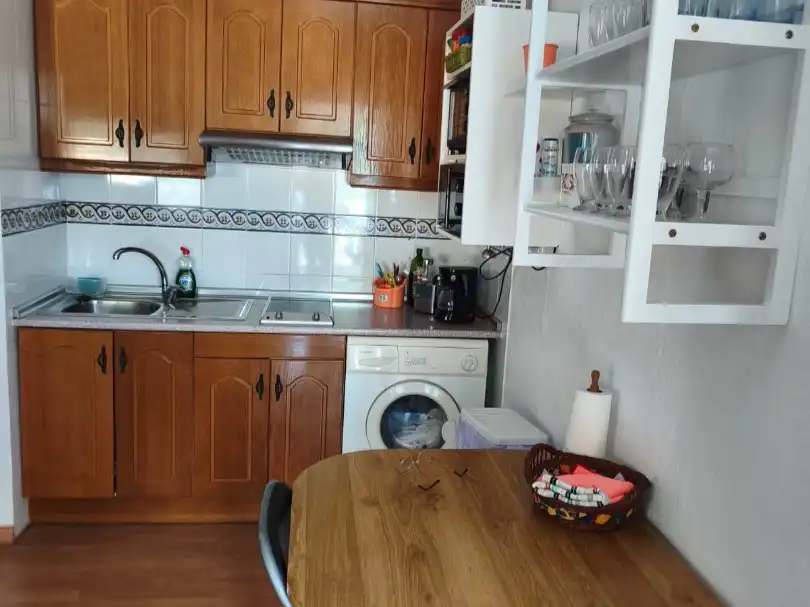 Pis en venda a Avenida Corinto, 1, Torreblanca Cuina de Pis en venda en Torrevieja amb Aire condicionat, Terrassa i Piscina