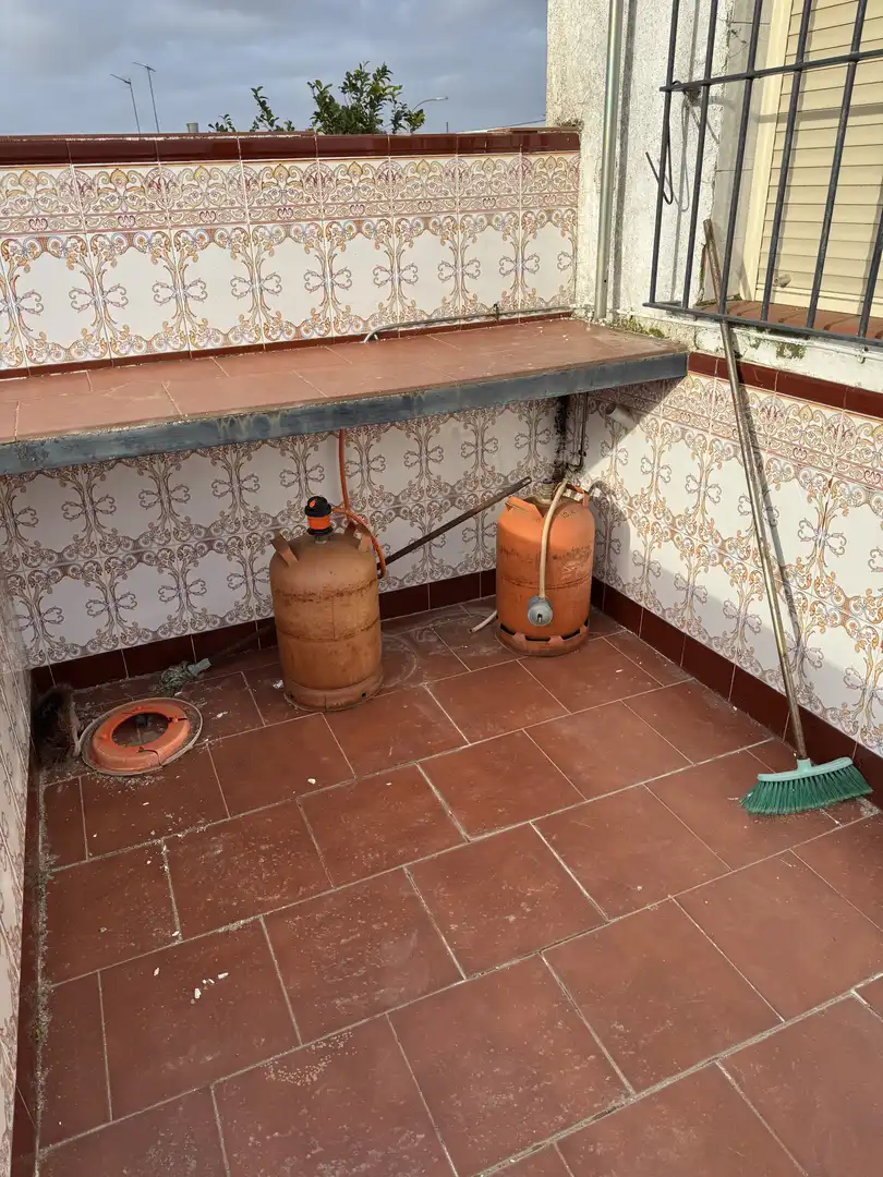 Pis en venda a Avenida de Extremadura, 63, Medina de las Torres Terrassa de Pis en venda en Medina de las Torres amb Terrassa, Traster i Moblat