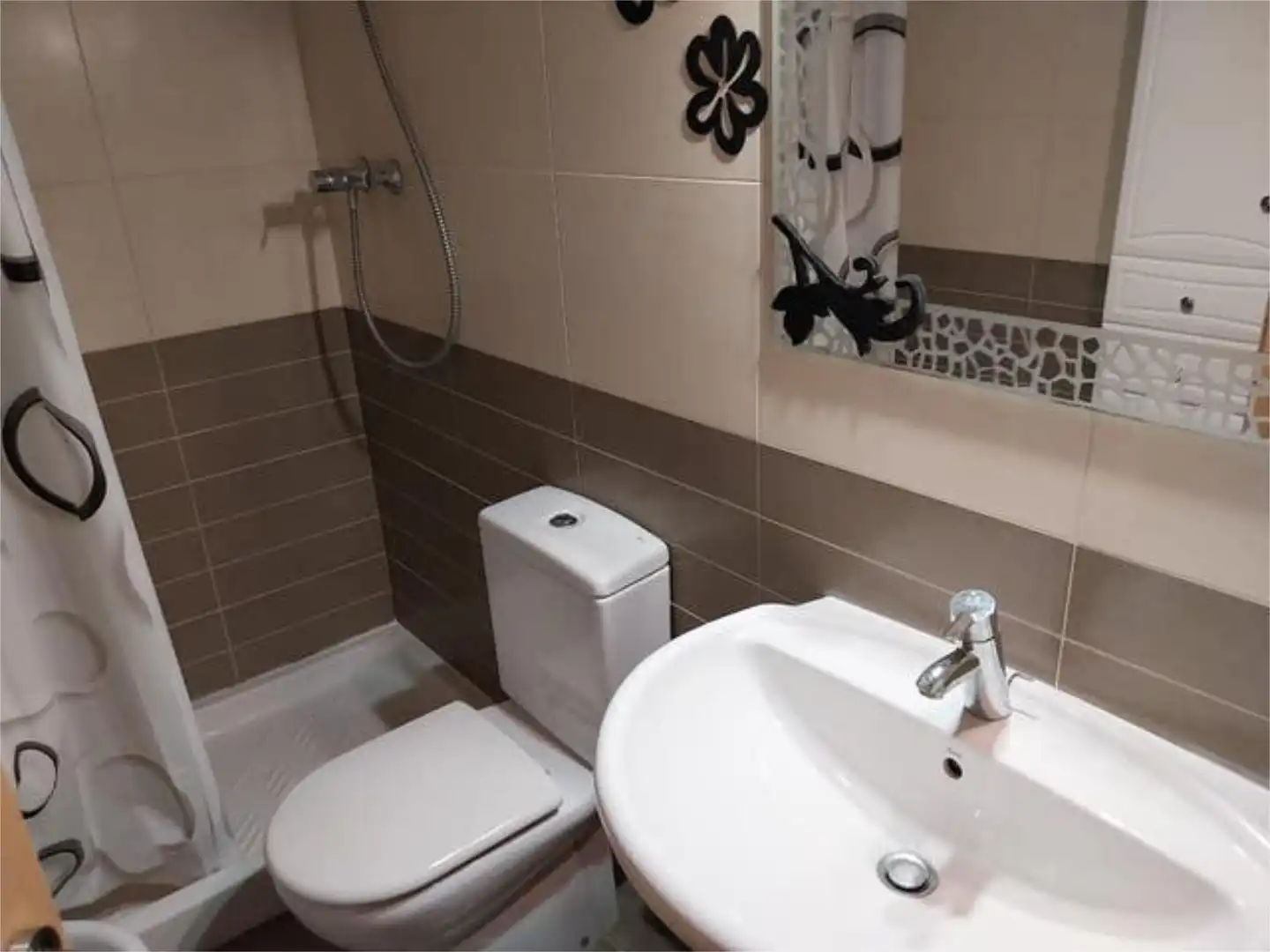Apartament de lloguer a La Nucia Pueblo Bany de Apartament de lloguer en La Nucia amb Moblat