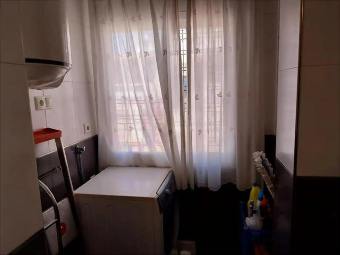 Apartament de lloguer a La Nucia Pueblo Cuina de Apartament de lloguer en La Nucia amb Moblat