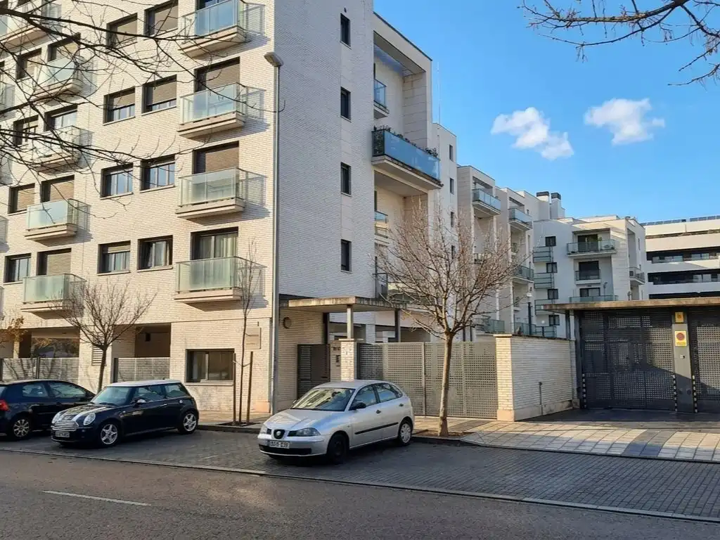 Flat for rent in Calle de Peña Ubiña, 1, Pinar del Jalón Exterior view of Flat for rent in Valladolid with Heating, Private garden and Parquet flooring