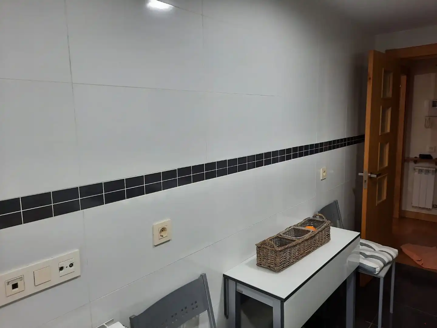 Flat for rent in Calle de Peña Ubiña, 1, Pinar del Jalón Kitchen of Flat for rent in Valladolid with Heating, Private garden and Parquet flooring
