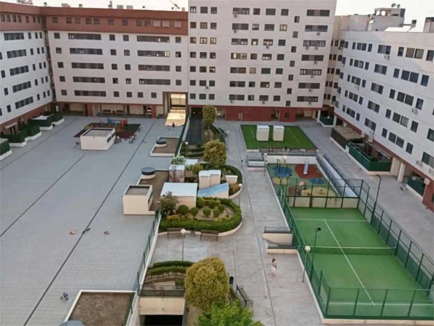 Terraza de Piso de alquiler en Alcalá de Henares con Calefacción y Trastero