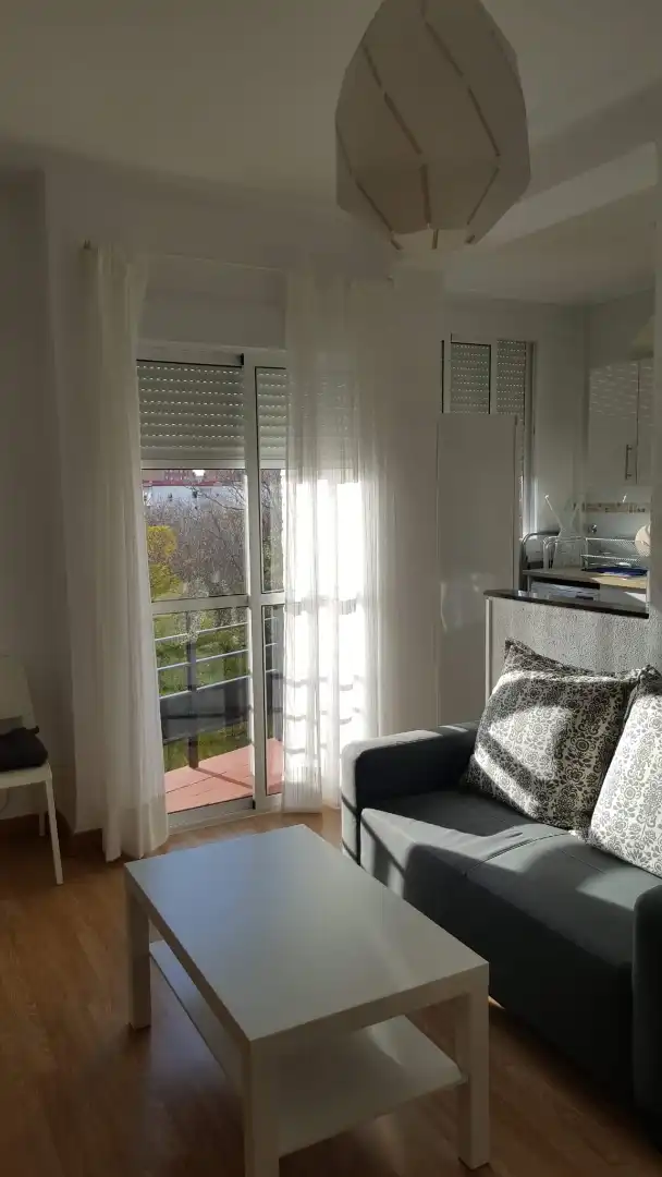 Room in Plaza de los Duendes de Sevilla, 4, Tiro de Línea Balcony of Flat for share in Sevilla with Air Conditioner, Furnished and Oven