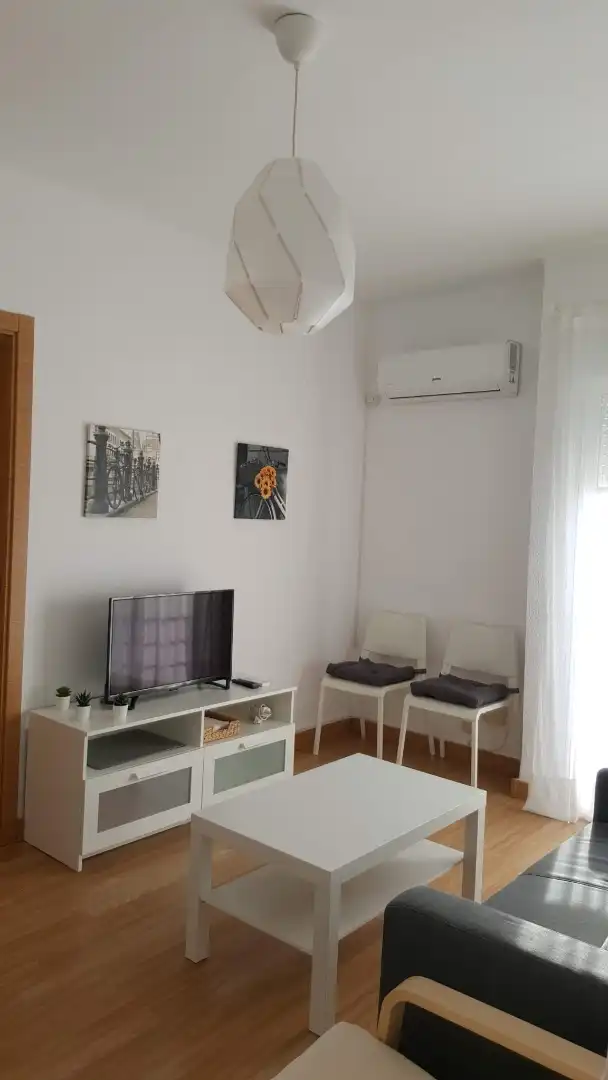 Room in Plaza de los Duendes de Sevilla, 4, Tiro de Línea Living room of Flat for share in Sevilla with Air Conditioner, Furnished and Oven