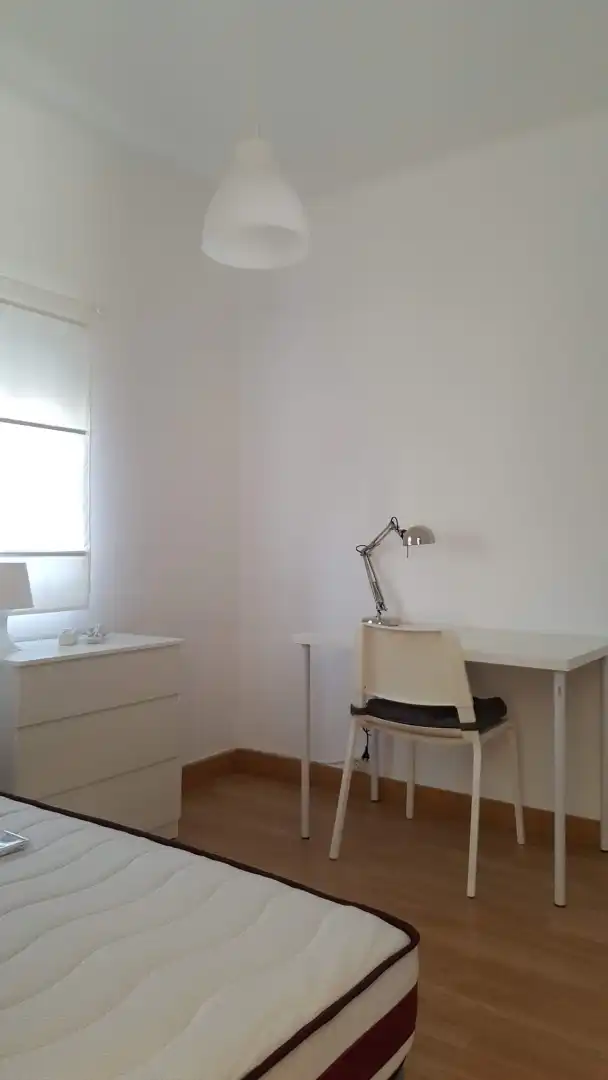 Room in Plaza de los Duendes de Sevilla, 4, Tiro de Línea Bedroom of Flat for share in Sevilla with Air Conditioner, Furnished and Oven