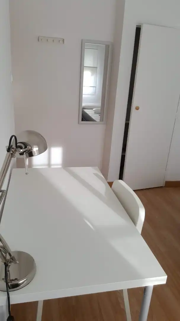 Room in Plaza de los Duendes de Sevilla, 4, Tiro de Línea Dining room of Flat for share in Sevilla with Air Conditioner, Furnished and Oven
