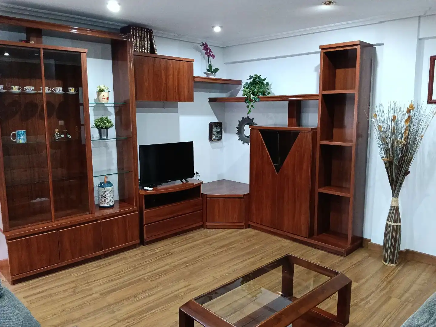 Pis en venda a Calle de Ponce de Leon, 16, Villalegre - La Luz Sala d'estar de Pis en venda en Avilés amb Calefacció, Moblat i Balcó