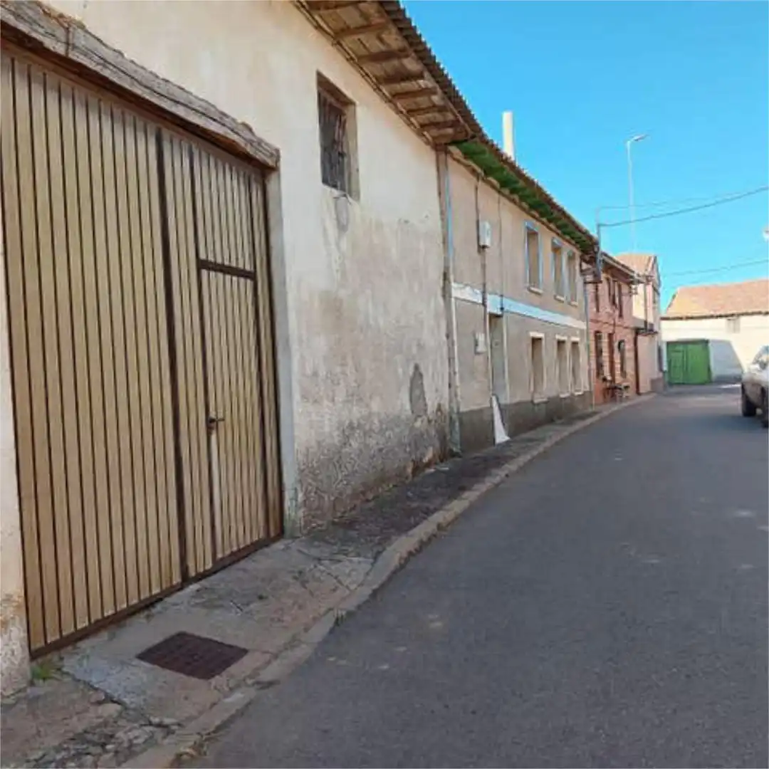 Vista exterior de Casa o xalet en venda en Santa Cristina de Valmadrigal