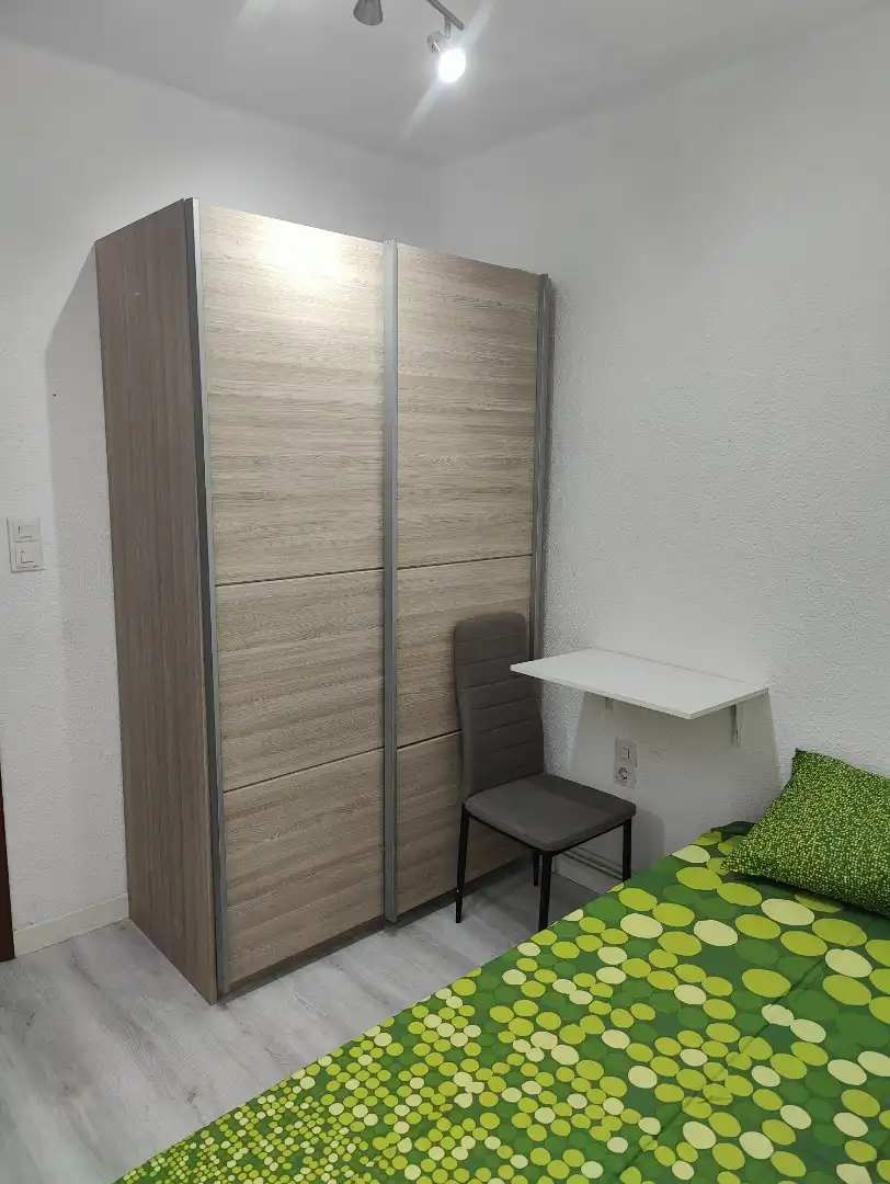 Wohnung zur Miete in Calle de José García Sánchez, 26, Ciudad Jardín - Parque Roma Schlafzimmer von Wohnung zur Miete in Zaragoza Capital