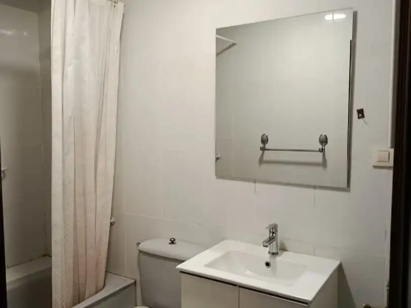 Piso de alquiler en Rúa de Rianxo, 8, Campus Norte - San Caetano Baño de Piso de alquiler en Santiago de Compostela con Calefacción y Amueblado
