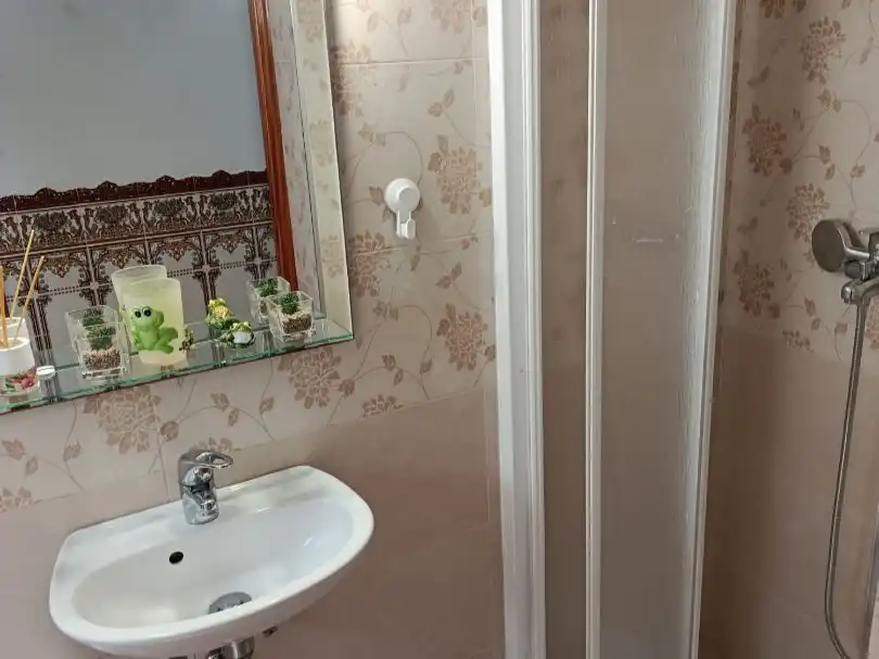 Piso en venta en Calle Rosalía de Castro, 11, Santiponce Baño de Piso en venta en Santiponce con Aire acondicionado, Calefacción y Terraza