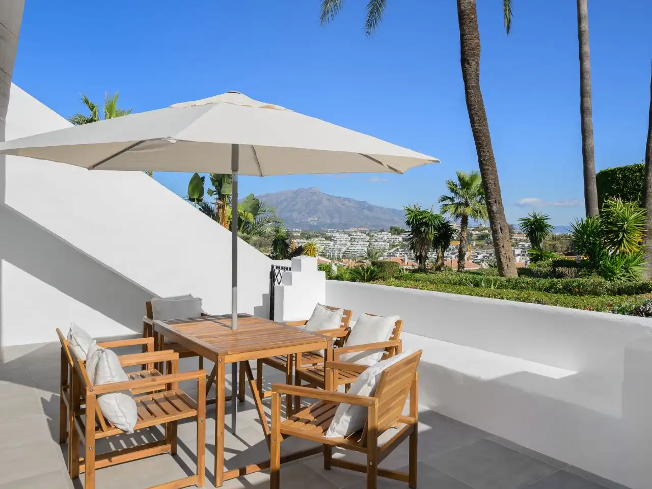 Dúplex en venta en Calle Jazmín, 106, Paraiso - Barronal Terraza de Dúplex en venta en Estepona con Aire acondicionado, Calefacción y Terraza