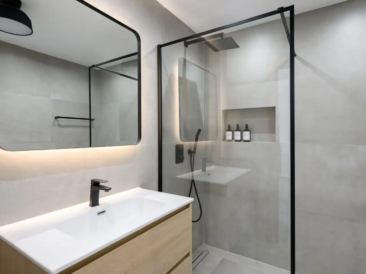 Dúplex en venta en Calle Jazmín, 106, Paraiso - Barronal Baño de Dúplex en venta en Estepona con Aire acondicionado, Calefacción y Terraza