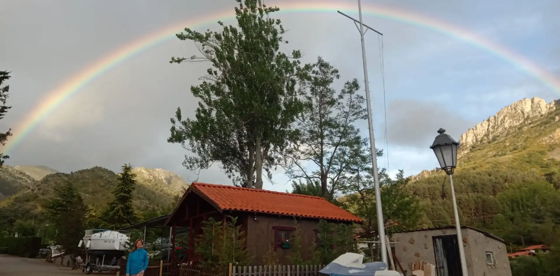 Casa o xalet en venda a Los Barrios de Luna Jardí de Casa o xalet en venda en Los Barrios de Luna amb Aparcament comunitari