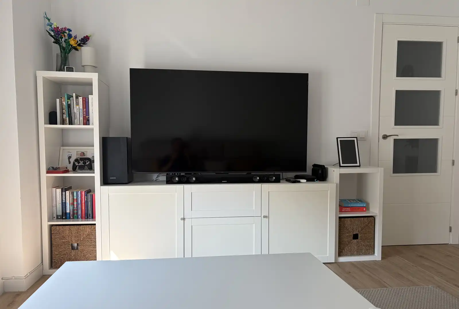 Wohnung zum Verkauf in Avenida Quinto Centenario, 94, V Centenario - Piletas - Capuchinos Wohnzimmer von Wohnung zum Verkauf in Sanlúcar de Barrameda mit Klimaanlage, Gemeinschaftsparkplatz und Balkon