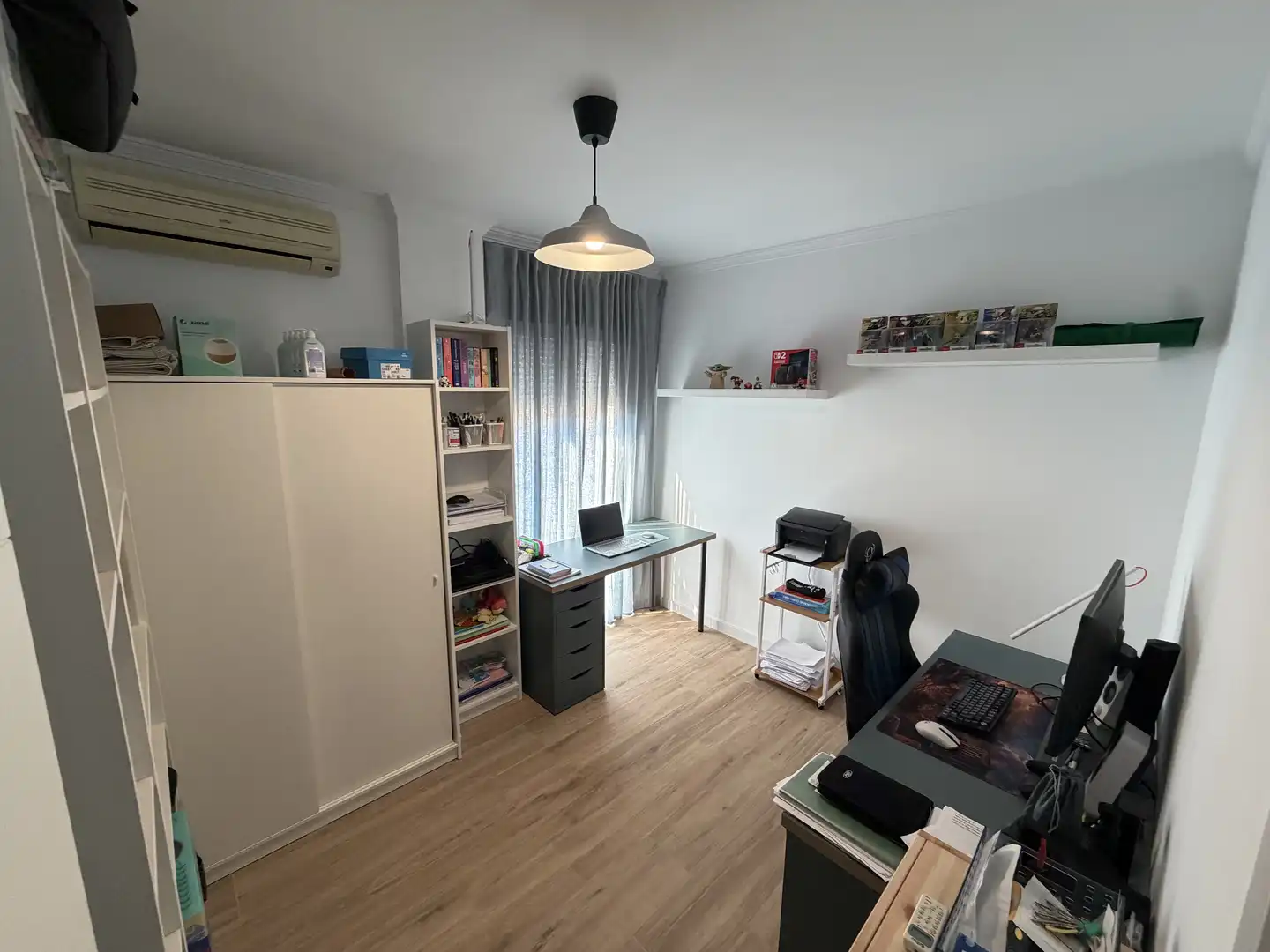 Wohnung zum Verkauf in Avenida Quinto Centenario, 94, V Centenario - Piletas - Capuchinos Schlafzimmer von Wohnung zum Verkauf in Sanlúcar de Barrameda mit Klimaanlage, Gemeinschaftsparkplatz und Balkon