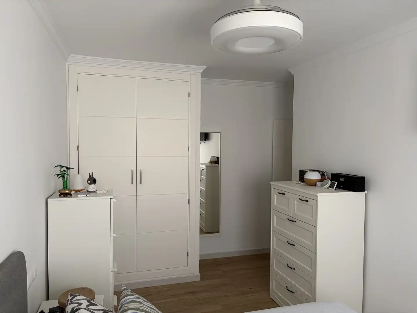 Wohnung zum Verkauf in Avenida Quinto Centenario, 94, V Centenario - Piletas - Capuchinos Schlafzimmer von Wohnung zum Verkauf in Sanlúcar de Barrameda mit Klimaanlage, Gemeinschaftsparkplatz und Balkon