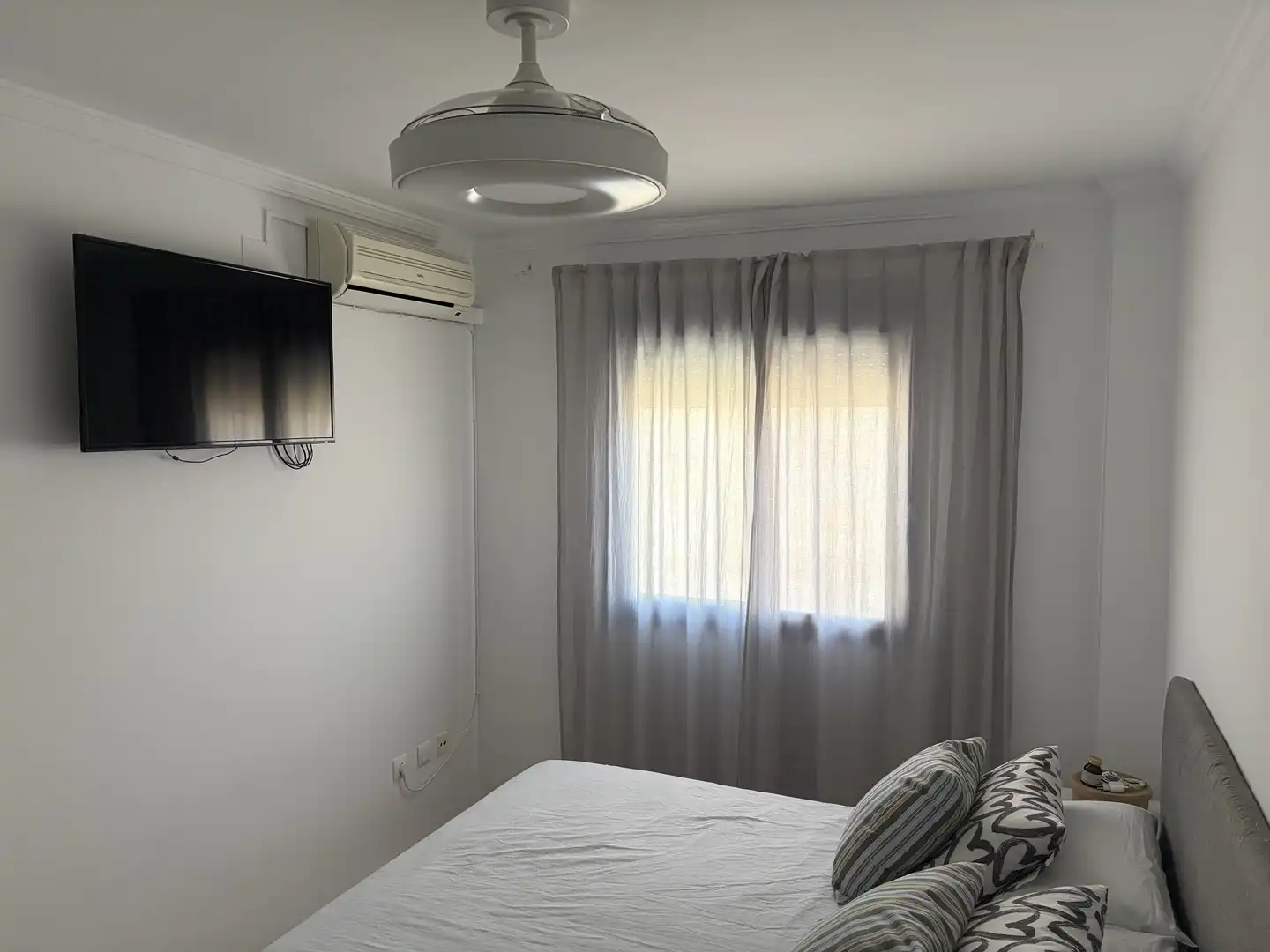 Wohnung zum Verkauf in Avenida Quinto Centenario, 94, V Centenario - Piletas - Capuchinos Schlafzimmer von Wohnung zum Verkauf in Sanlúcar de Barrameda mit Klimaanlage, Gemeinschaftsparkplatz und Balkon