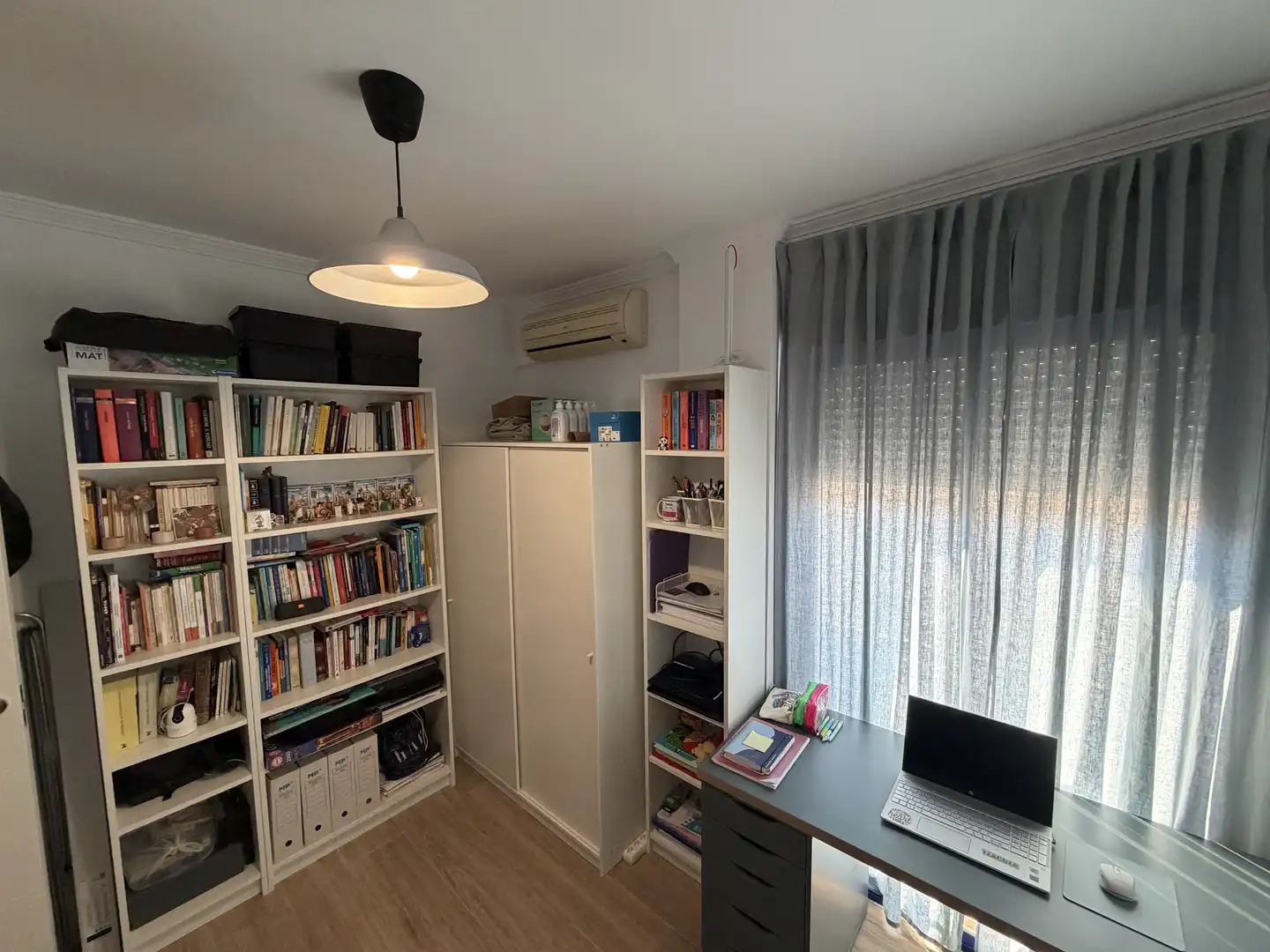 Wohnung zum Verkauf in Avenida Quinto Centenario, 94, V Centenario - Piletas - Capuchinos Schlafzimmer von Wohnung zum Verkauf in Sanlúcar de Barrameda mit Klimaanlage, Gemeinschaftsparkplatz und Balkon