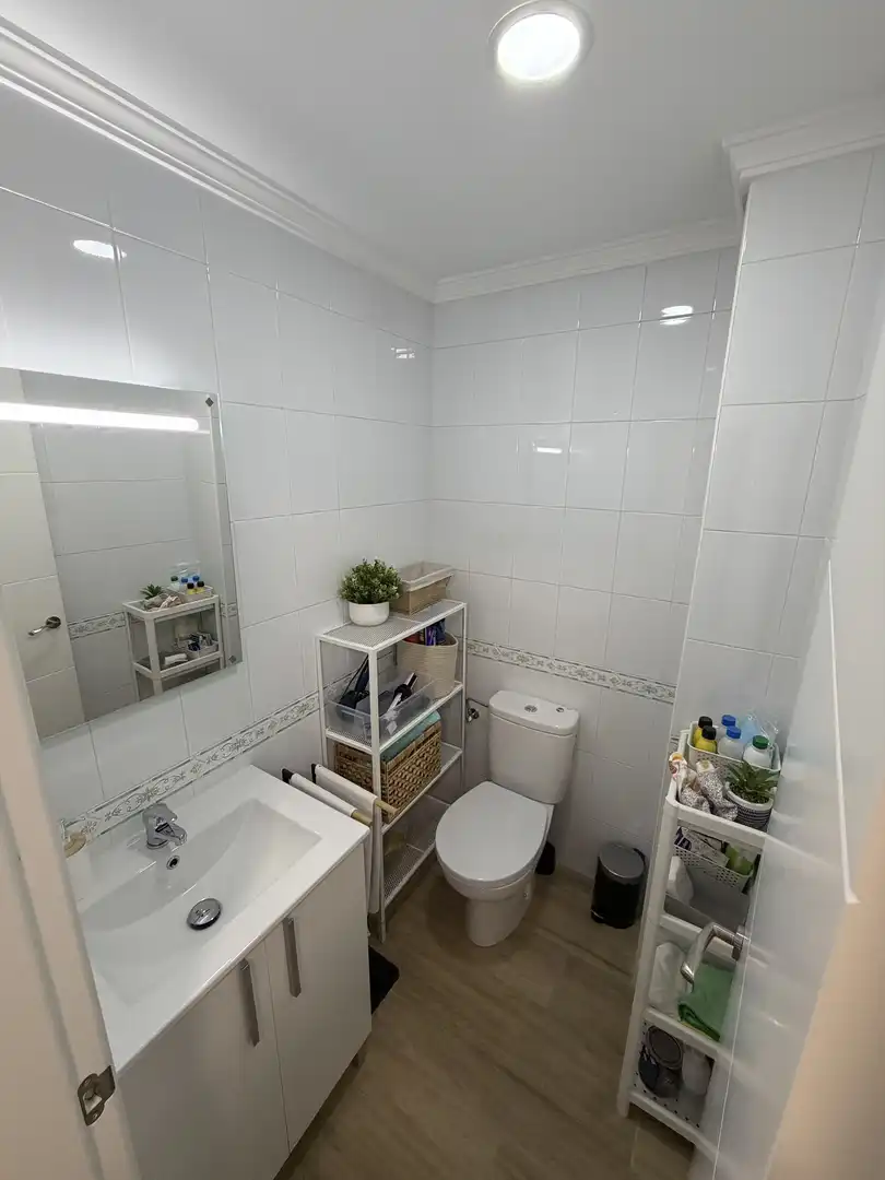 Wohnung zum Verkauf in Avenida Quinto Centenario, 94, V Centenario - Piletas - Capuchinos Badezimmer von Wohnung zum Verkauf in Sanlúcar de Barrameda mit Klimaanlage, Gemeinschaftsparkplatz und Balkon