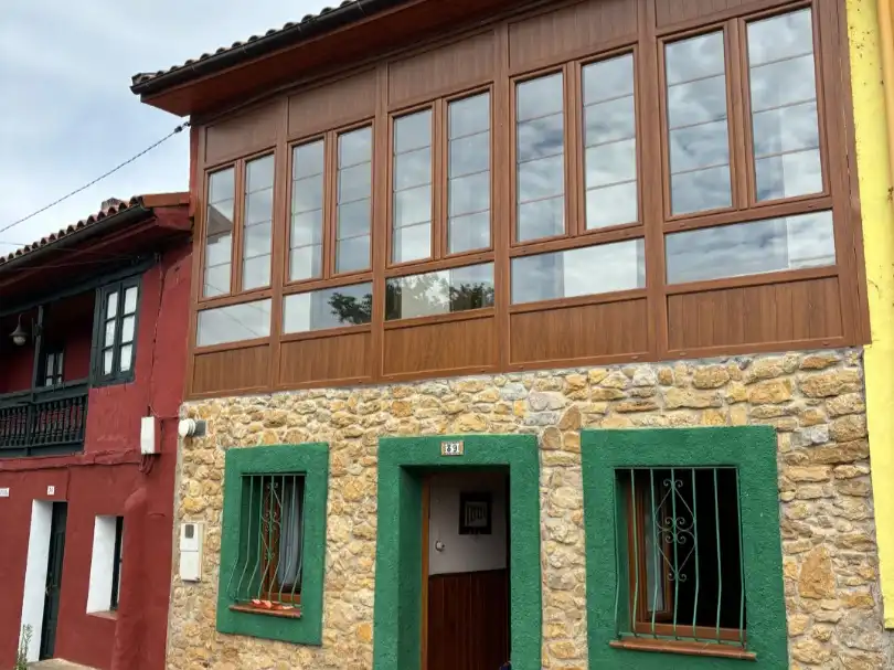 Einfamilien-Reihenhaus zur Miete in Calle Castañera, 37, Parres Einfamilien-Reihenhaus zur Miete in Calle Castañera, 37, Parres