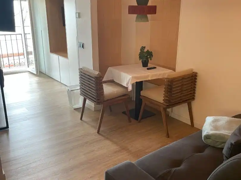 Menjador de Loft de lloguer en Madrid amb Aire condicionat, Parquet i Moblat