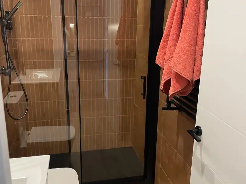 Bany de Loft de lloguer en Madrid amb Aire condicionat, Parquet i Moblat