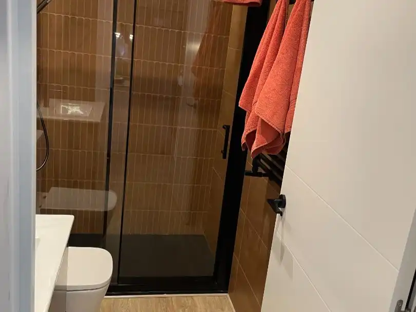 Bany de Loft de lloguer en Madrid amb Aire condicionat, Parquet i Moblat