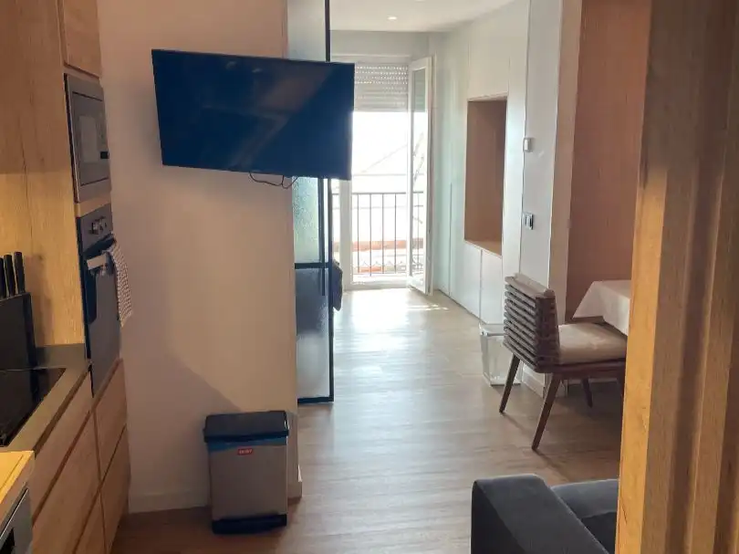 Sala d'estar de Loft de lloguer en Madrid amb Aire condicionat, Parquet i Moblat