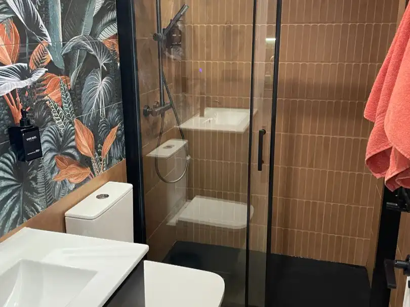 Bany de Loft de lloguer en Madrid amb Aire condicionat, Parquet i Moblat